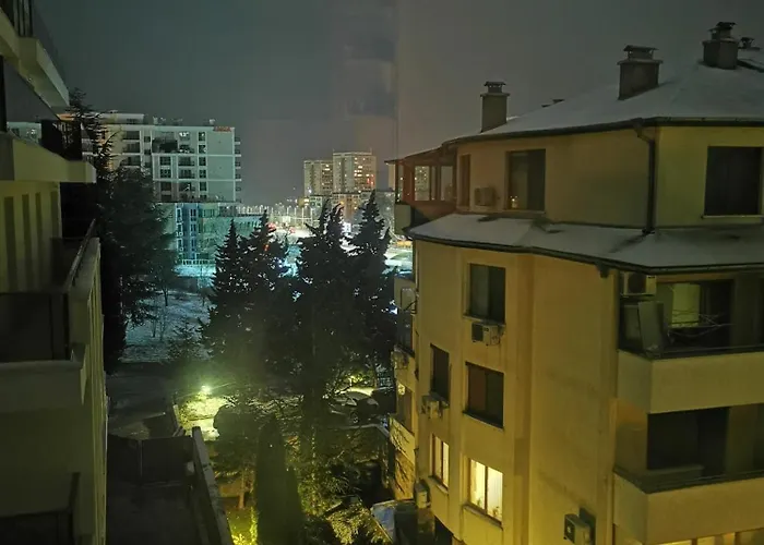 Breeze View Apartment *